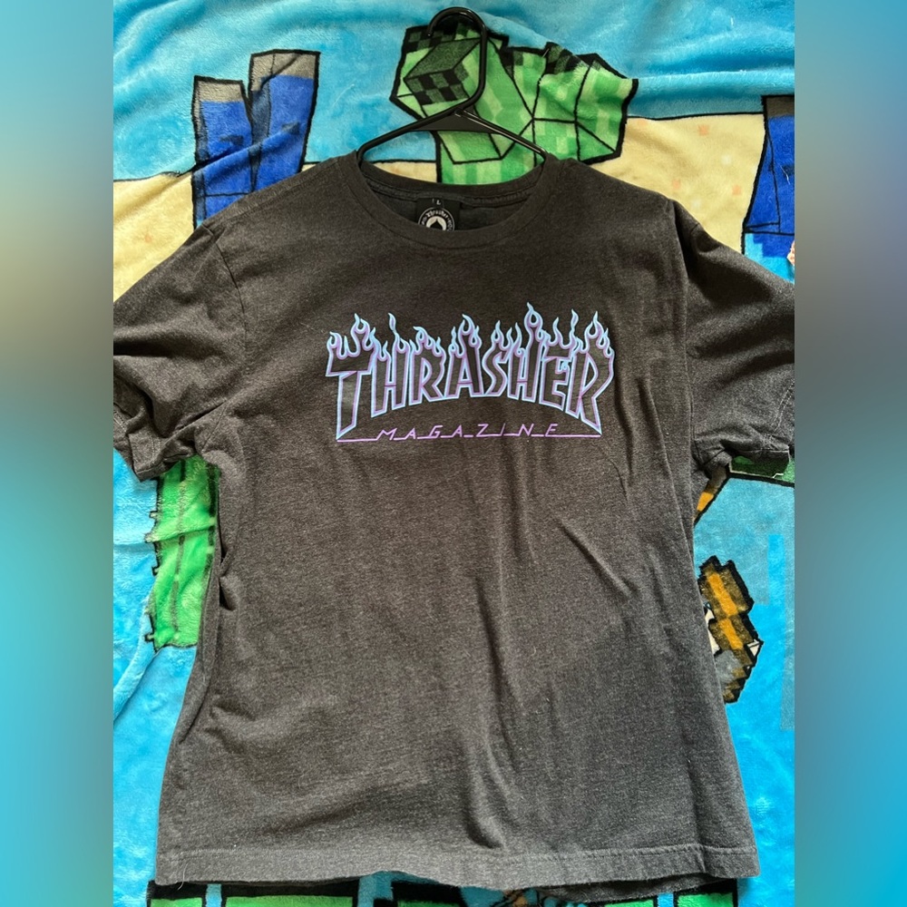 THRASHER MAGAZINE BLUE FLAME WOMENS GRAPHIC TEE L